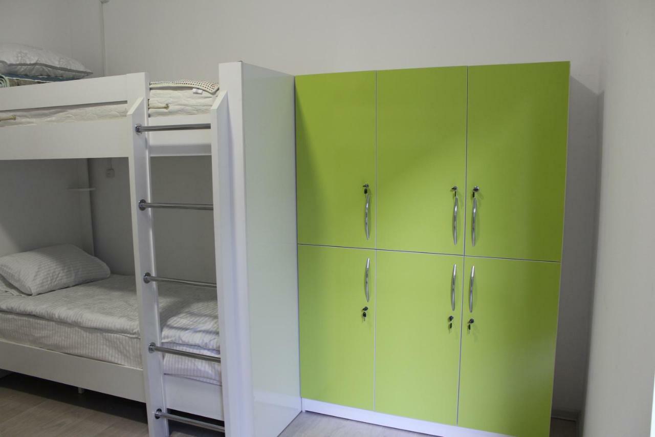 Park Hostel Osh Bagian luar foto
